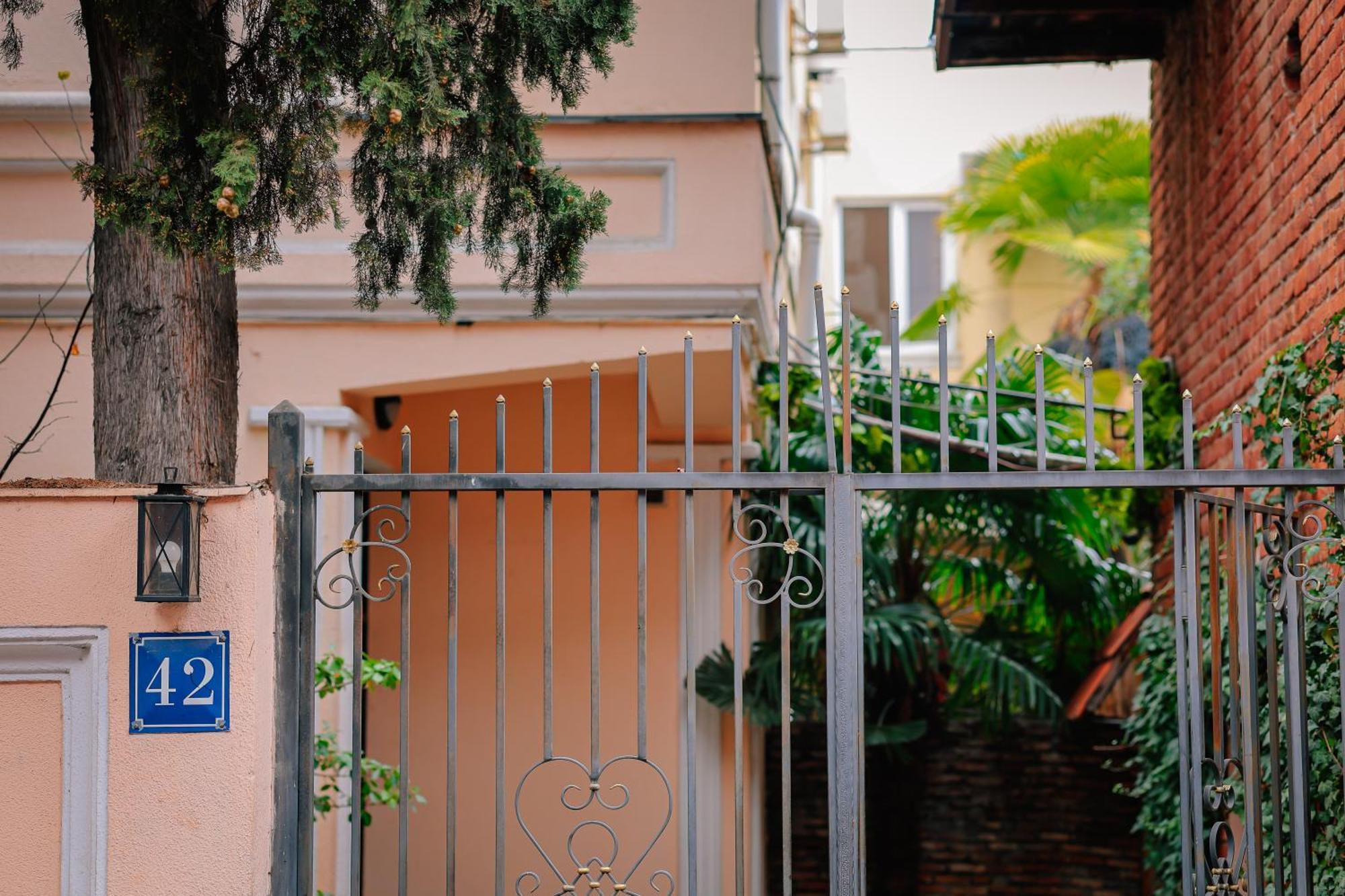 Hotel Darchi Tiflis Exterior foto
